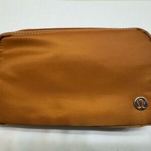 Lululemon Everywhere Belt Bag – New With Tags